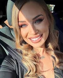 Heidi Ramirez's Instagram, Twitter & Facebook