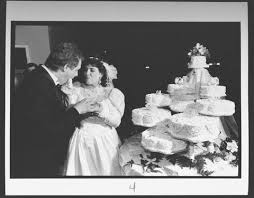 What kind of cake topper to use for a wedding cake? How Wedding Cakes Have Changed Over 100 Years 100 Years Of Wedding Cake Trends