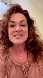 Laurie Emery's Instagram, Twitter & Facebook