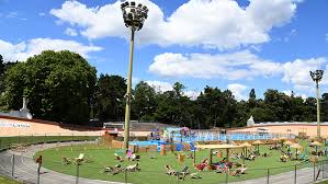 Check spelling or type a new query. Tete D Or Sur Plage Avec Piscine Lyon Mairie Du 1