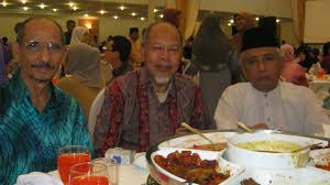 Nurulhidayah merupakan ibu tunggal kepada tiga orang anak selepas suaminya, datuk syed alman zain syed alwi dilaporkan meninggal dunia pada jun tahun lalu selepas menerima rawatan di sebuah klinik pergigian di bangsar, kuala lumpur. Datuk Syed Alman Syed Alwi Ahmad Zahid Hamidi Menyiram Pusara Pengebumian Subscribe To Our Telegram Channel For The Latest Updates On News You Need To Know Lahlaht