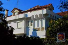 Apartman daireleri için değil, bahçeli, müstakil evler için daha uygundurlar. Mustakil Ev Satilik Center Vouliagmeni