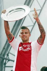 Alderweireld started his career at the club's first round championship match against the dutch capital. Tattoo Toby Denkt Aan Amsterdamse Huidversiering Nederlands Voetbal Ad Nl