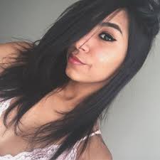 Mary Nascimento's Instagram, Twitter & Facebook