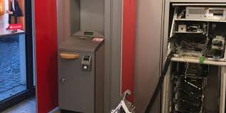 Fügen sie ein foto hinzu. Panzerknacker Sprengen Immer Mehr Geldautomaten In Niedersachsens Banken
