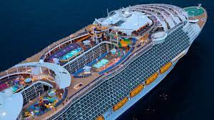 Bringing beverages onboard celebrity vessels is strictly forbidden, except for two bottles of wine per stateroom. Die Meisten Passagiere Die Hochsten Kosten Die Grossten Kreuzfahrtschiffe Im Vergleich Leben Wissen Bild De