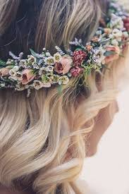 Hochzeit Blumenkranz Jasmin Bodenmuller Brautfrisuren Bodenmuller Flower Crown Wedding Bridal Flowers Flowers In Hair