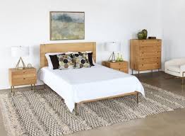 The modrest candid modern white dresser features a snazzy clean design in a white high gloss finish. Danish Modern Natural Oak 6 Drawer Dresser With Brass