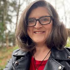 Phyllis Ryder's Instagram, Twitter & Facebook