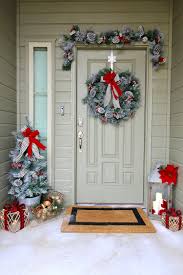 Find great deals on outdoor christmas decor at kohl's today! 3 Steps To Outdoor Christmas Decorating The Home Depot Blog
