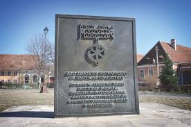 Faimoasa danie a unui anume zenoviu, acest obiect paleocretin din inima ardealului, descoperit la biertan, lng sibiu, atest intensitatea tririi cretineti n transilvania la nceputul secolului al patrulea dup hristos. Donariul De La Biertan Consiliul Judetean Sibiu