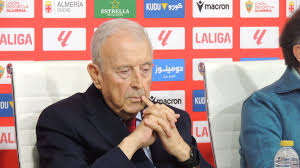 El fundador del Almería estalla