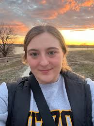 Hello! I am looking for a roommate or two, I am mainly looking in the  overland park, lees summit area. My budget is 700-900. I am pretty laid  back and get along