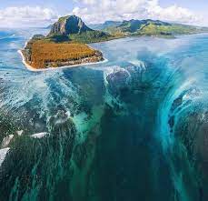 It is believed that the denmark strait cataract carries more than 5 million cubic meters of water per second. The Worlds Largest Waterfall Is In Fact Underwater Known As The Denmark Strait Cataract It Is Created When Less Dense Warm Water Meets More Dense Cold Water 9gag