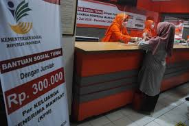 Butuh perjuangan yang panjang dan tentunya sangat menguras tenaga dan fikiran. Anggaran Pemulihan Ekonomi Nasional Ekonomi Dan Bisnis Koran Tempo Co