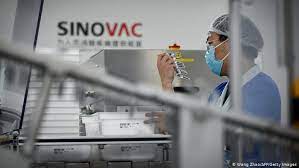 The world health organization (who) has approved china's sinovac covid vaccine for emergency use. China Zweifelt An Wirksamkeit Eigener Vakzine Aktuell Asien Dw 11 04 2021