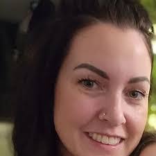 Amanda Luffman's Instagram, Twitter & Facebook