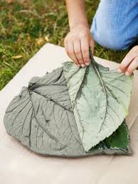 Decoration Jardin Pas Cher A Faire Soi Meme En Beton Coule Dalle Jardin Decoration Jardin Feuilles En Beton