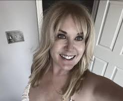 Best hairdresser from Annapolis-Easton, who is comfortable cutting and  coloring long hair. TIA