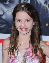 Elle Whitfield's Instagram, Twitter & Facebook