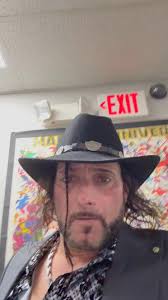 See ya New Brunswick and Nova Scotia....first leg of the tour done...what a  great bunch of shows! Thanks to everyone for the help Christine Gilroy Judith  Ives Tom Griffiths Bearly's House of