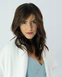 🖤Eu não vou sofrer sozinha!🤣Eu disse que não estávamos de brincadeira…😱  Agora é a vez de vocês! Qual vai ser a nova foto do perfil da Soelis 2025?  Já foi um parto