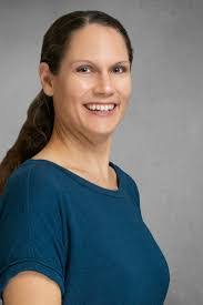 Ariel Quinn's Instagram, Twitter & Facebook