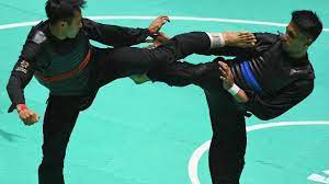 Salah satu tangan memukul ke sasaran dengan telapak tangan dan tangan yang lain ditekuk di depan dada kelompok dalam pramuka siaga disebut dengan barung. 7 Macam Macam Hindaran Dalam Pencak Silat Olahragapedia Com
