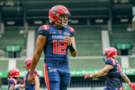 Natali conti x Curvy, amassing more than 150,000 followers