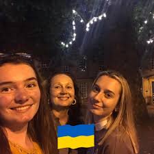 Hi, can you pay with your card in most places or do I need to take euros?