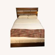 Amzn.to/2tq4z0w here you can watch me assemble the giselle iron. Wayfair Industrial Wood And Metal Queen Bed Frame Aptdeco