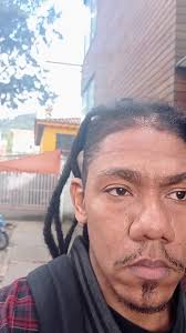 El men de la moto que si me podía correr más adelante...