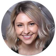 Sara Lo Hatzenbeller (iamsaralauren)