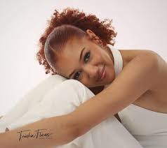 Senior Sunday…. Less than two months to go!! Love how she wanted some  in-studio work to finish up her session. #seniorinspireexclusive  #seniorsunday #senioryearmagazine #seniormuse #florestudios #seniorsbytrish  #nmseniorphotographer #nmphotographer