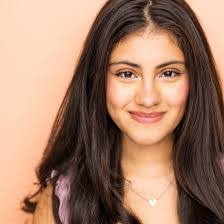 Gigi Watson's Instagram, Twitter & Facebook