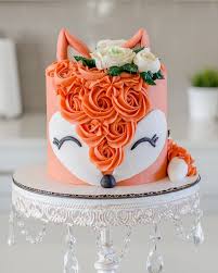 sweet treats cochrane on instagram happy saturday i hope everyone has a great weekend here is a look at a fox cake fr fox cake animal cakes cake decorating