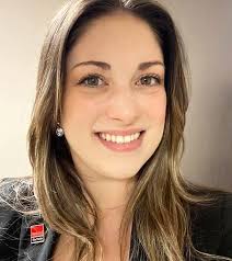 Lianna Sam Sells W/ Real Living Kee Realty