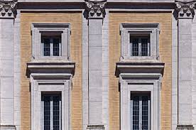 It features a modern section and the more classical elements are found on the older portion of the bank. Der Pilaster Ist Die Eleganz Der Renaissance