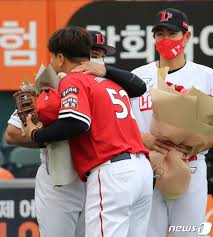 서울대 실험실 맘대로 쓰고 포스터 1저자 올라간 나경원 아들 김현조군 사건을 봐도 교수 인맥 이용해서 도움받는 일이 비일비재 하던 시절이었고. Uao9135mfstumm