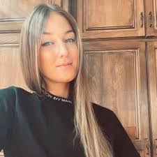 Anna Kropf's Instagram, Twitter & Facebook