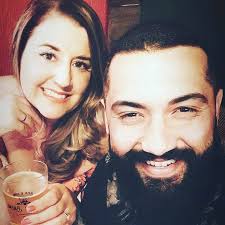 Adoro essa foto gata! Pq mostra os nossos traços do tempo! Tempo que  estamos juntos, tempo que passamos e que iremos passar cheio delas!  Parabéns para nós 😍😍😍