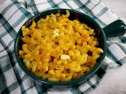 A few weeks ago i ran across this article from serious eats (the best website for recipe technique) about how using evaporated milk is essential for making smooth cheese sauces and then i had a macaroni and cheese epiphany. 18th Century American Macaroni And Cheese