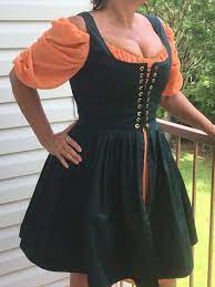 This is an original choice for girls wanting to stand out. Scarlett Medieval Renaissance Corset Style Dress Irish Dress Etsy