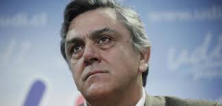 Revelan nuevos correos de cómo Longueira entregaba información a Contesse  sobre Reforma Tributaria