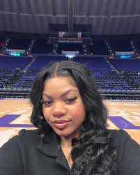 my friends, real friends, better than your friends” 🤍