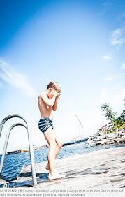 Whoever uses voodoo spells with bad intentions they must suffer for life long. Junge Steht Nach Dem Bad Im Meer Auf Dem Bootssteg Anskarsklubb Oregrund Uppsala Schweden Jungs Bootssteg Uppsala