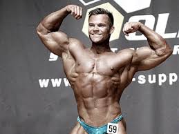 Here an example of a front lat spread Mike Sommerfeld Bei Masterscup Body Xtreme