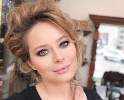 Showbiz intern • pe 30.01.2019 la 23:20. ToatÄƒ Lumea O È™tie Pe Laura Cosoi Dar IatÄƒ Cum AratÄƒ Sora Ei Imagine RarÄƒ Cu Alina
