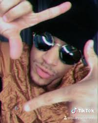 90's Music vids be like..