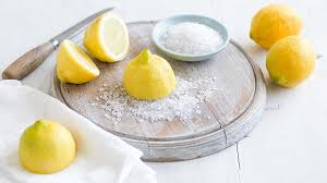 Gesicht mit gesichts peeling reinigen und mit kreisende bewegungen ins besonders auf die mitesser bereich achten. 30 Einfache Ideen Was Du Alles Mit Zitrone Machen Kannst